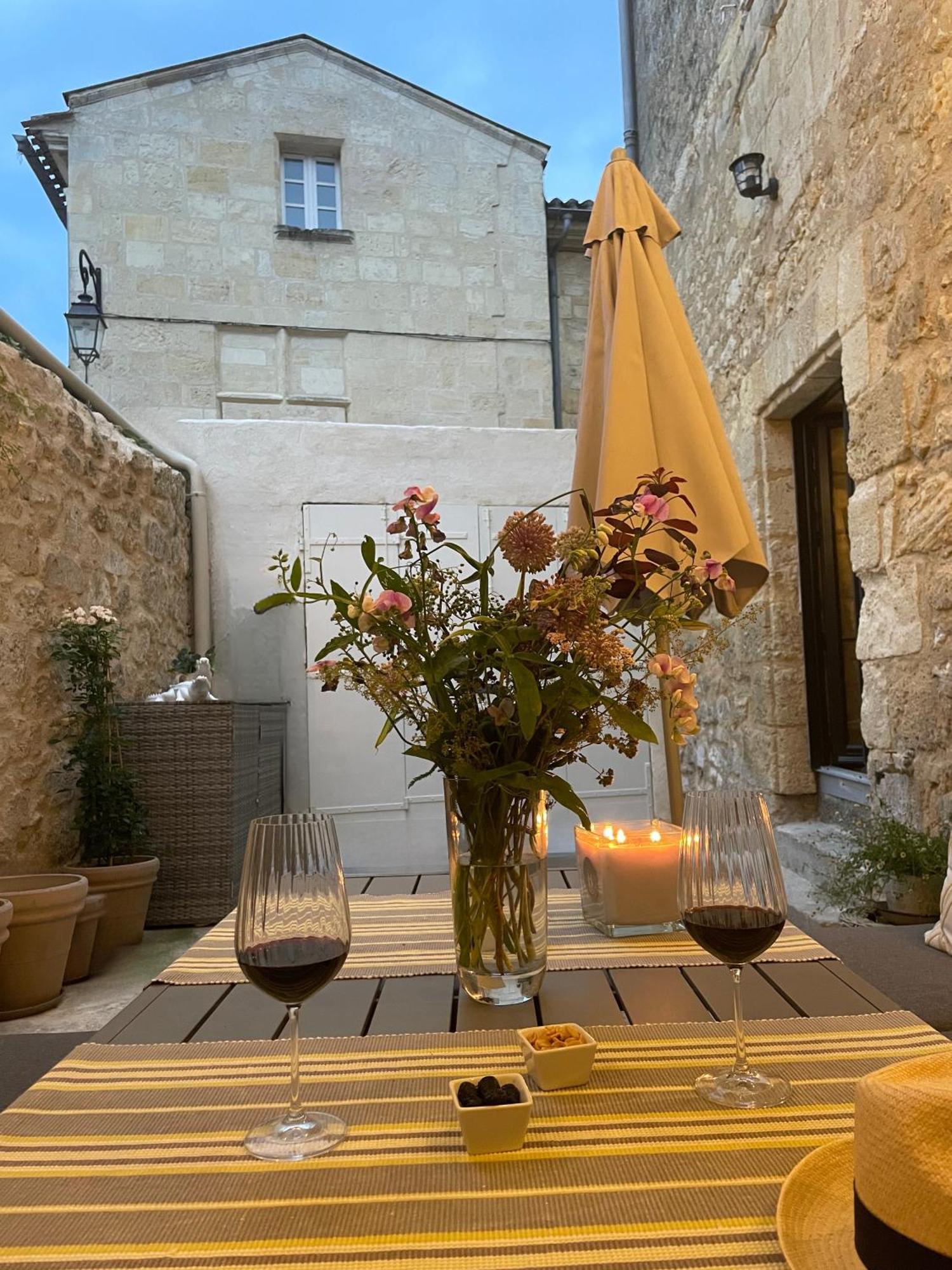 La Maison Du Clocher Hotel Saint-Emilion Exterior photo